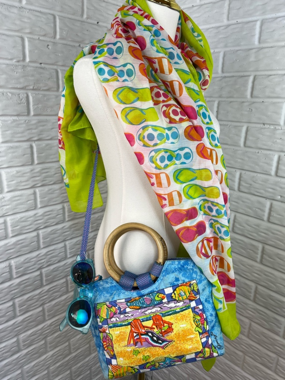 Colorful Beach Scene Handbag with Wooden Ring Handles - Multicolor